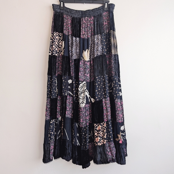Vintage 90s Patchwork Broomstick Dark Floral Velvet Lace Trim Maxi Skirt Cottage - Picture 2 of 10